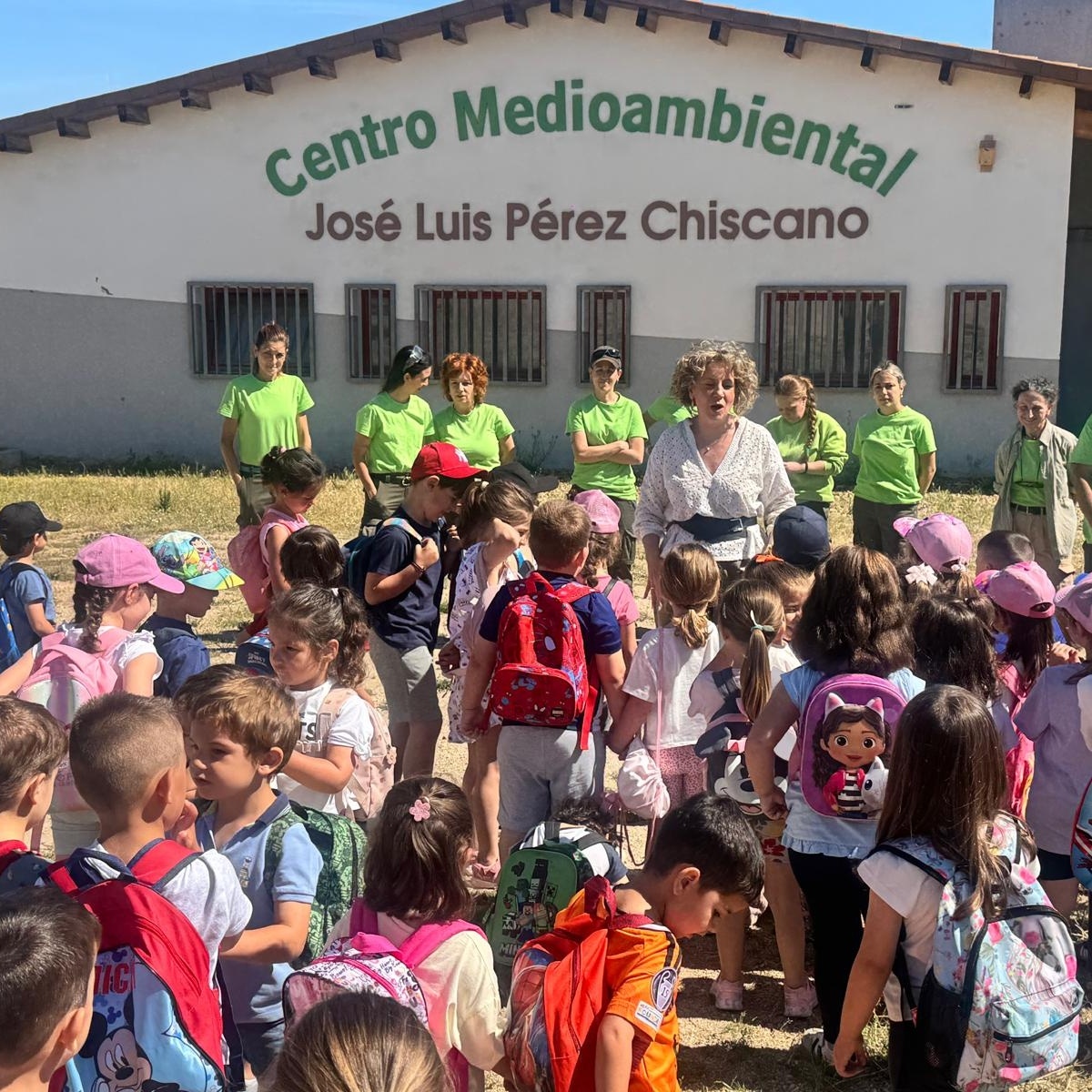 Visita de un grupo al centro ambiental José Luis Pérez Chiscano.